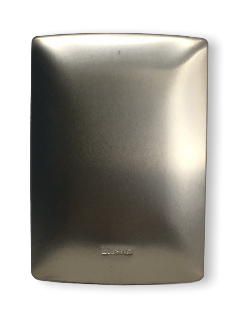 BTICINO MX PLACA ALUMINIO CIEGA CHASIS PERLA (QZ4803M0ATC) (E)